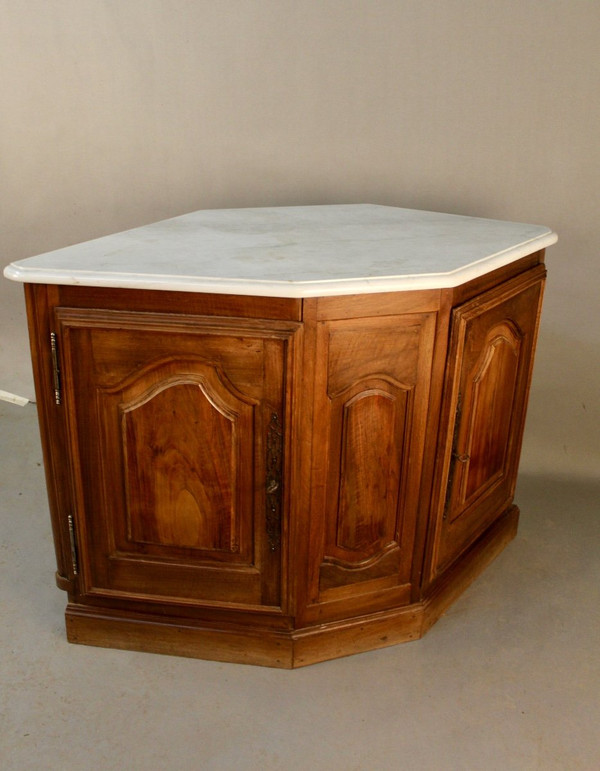Walnut Trim Corner Carrara Top