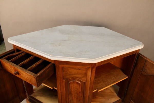 Walnut Trim Corner Carrara Top