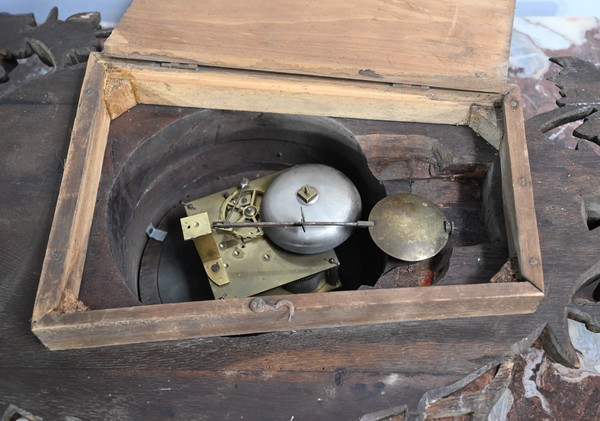 Important Oak clock, Renaissance style - Early 20th century