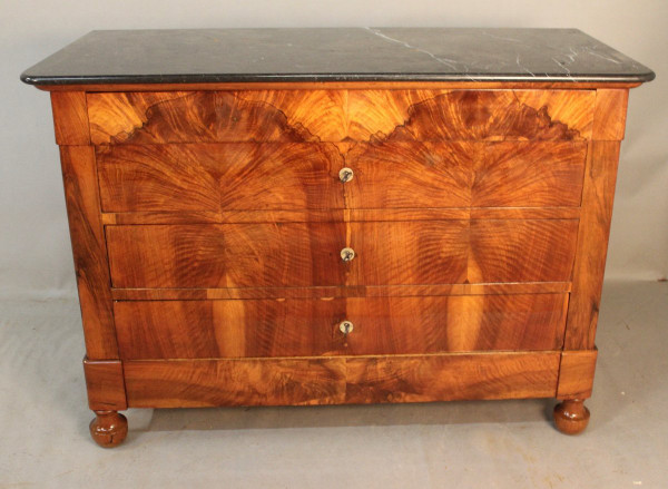 Commode Restauration Ronce De Noyer à Dessus Marbre