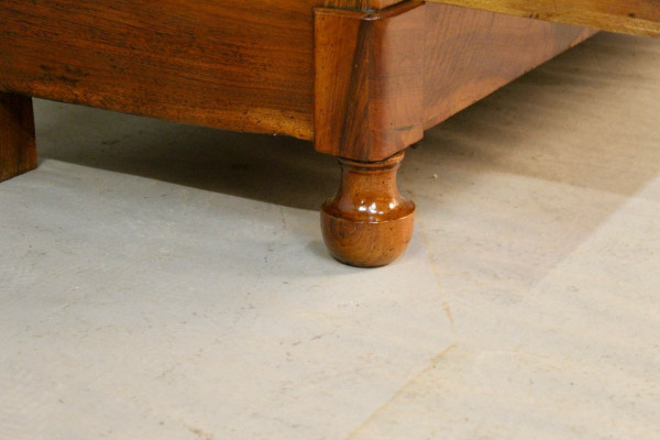 Commode Restauration Ronce De Noyer à Dessus Marbre