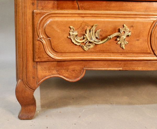 Commode Lyonnaise En Noyer XVIIIème