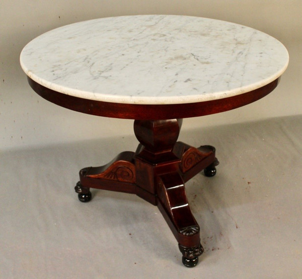 Tavolino del periodo del restauro in gamba treppiede in mogano
