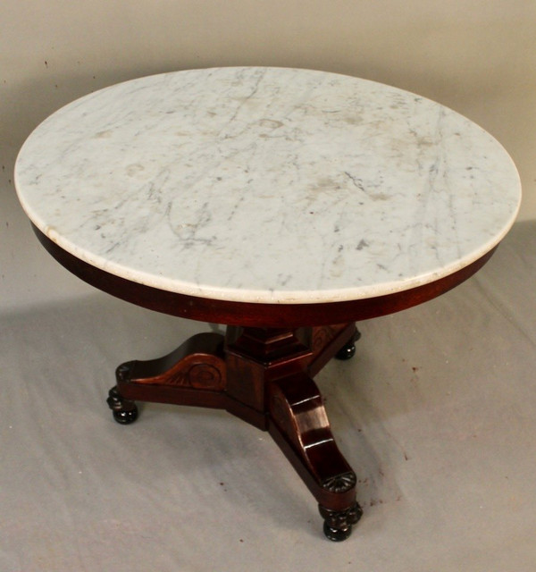 Tavolino del periodo del restauro in gamba treppiede in mogano