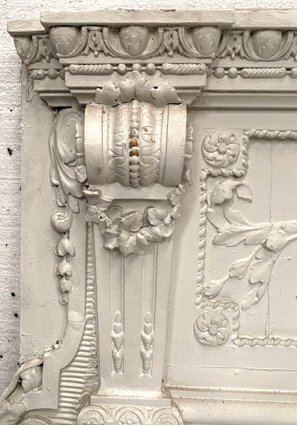 Decorative panel or door top in wood and patinated stucco 19th century