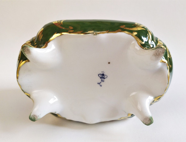 Scatola in Porcellana di Limoges Decoro a Mano. Cornice in Ottone Dorato