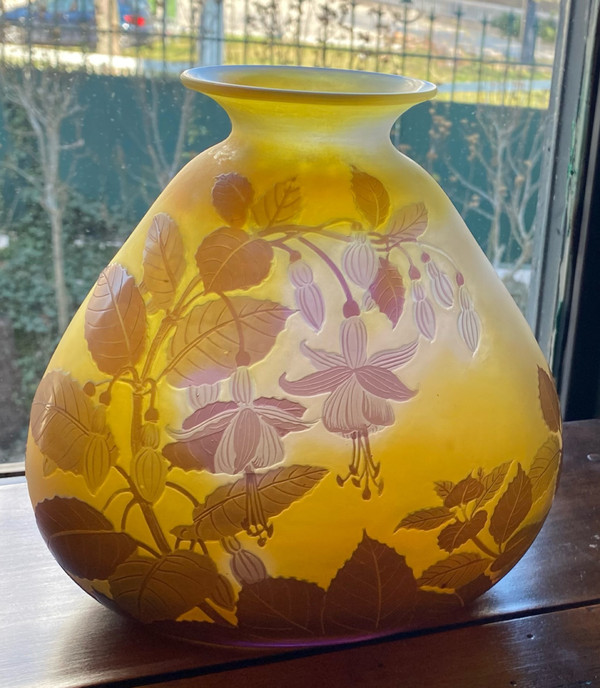 Art Nouveau vase, School of Nancy signed Gallé