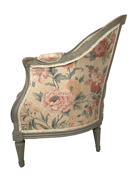 Transitional style gondola bergère in gray lacquered wood