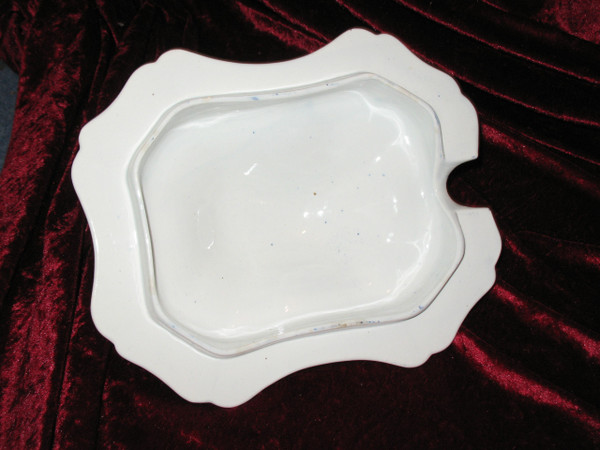 Zuppiera in fine terracotta di Bordeaux, decoro ad arazzo, Jules Vieillard del XIX secolo
