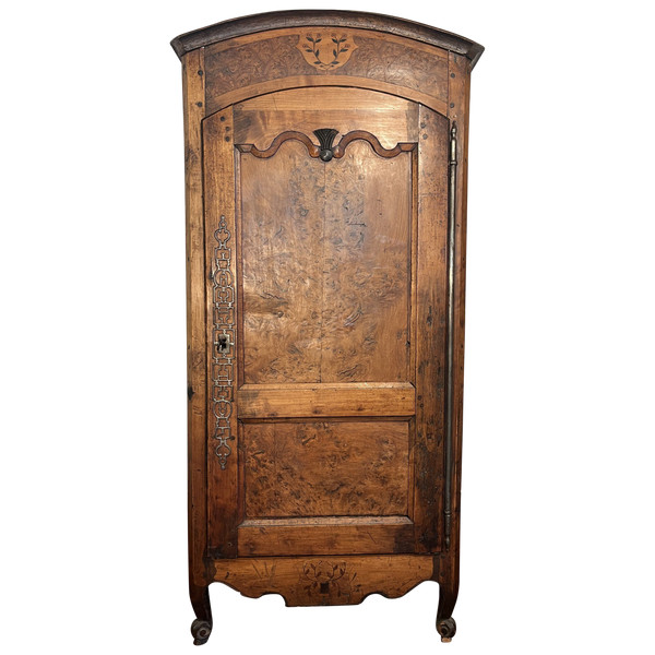 1700 walnut and briar cabinet