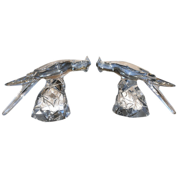 BACCARAT Pair of crystal bookends representing parakeets