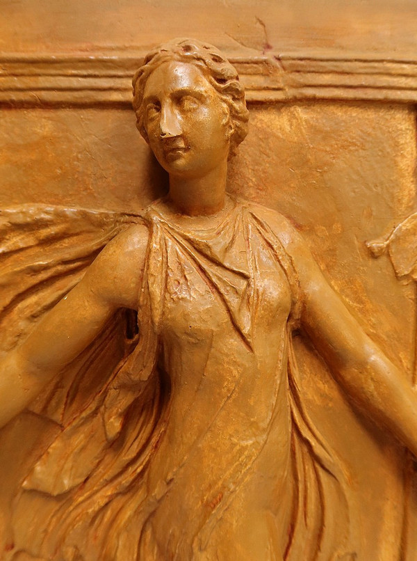Sculpture Haut-Relief en Plâtre, « Danseuses de Borghèse » – XIXe