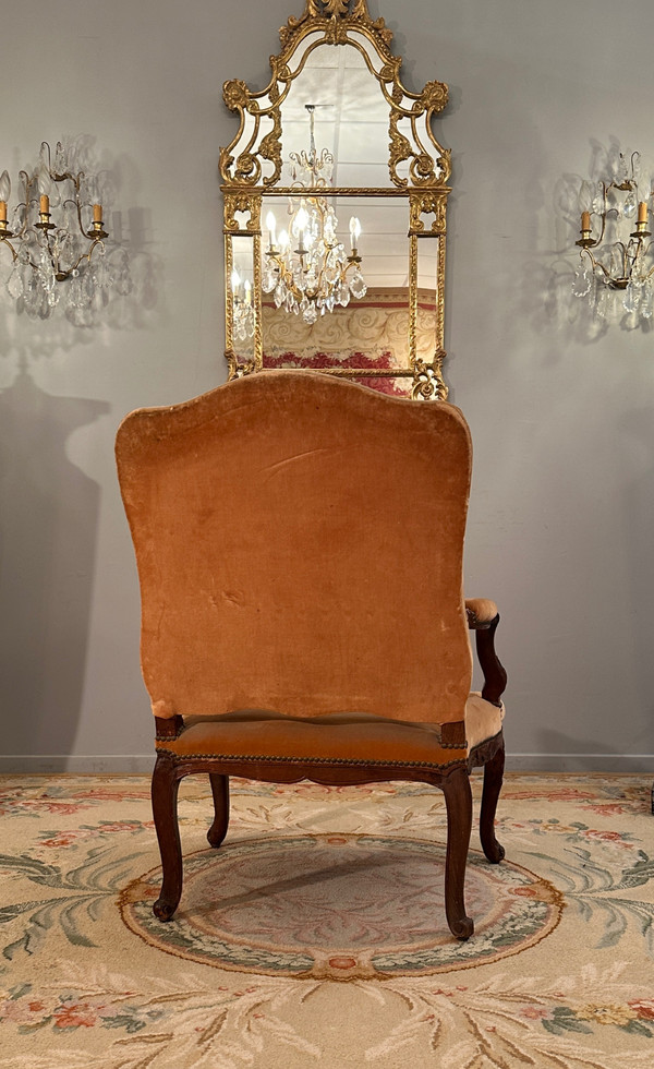 Poltrona in noce del periodo Regency, 1720 circa