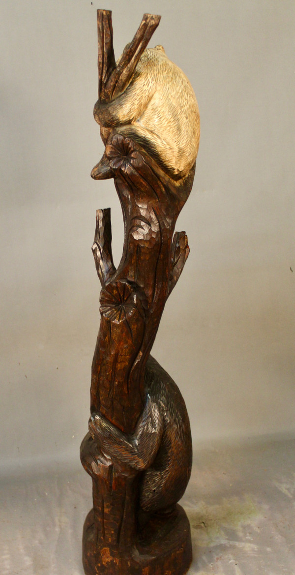 Scultura in legno di 2 orsi su un tronco in stile Brienz