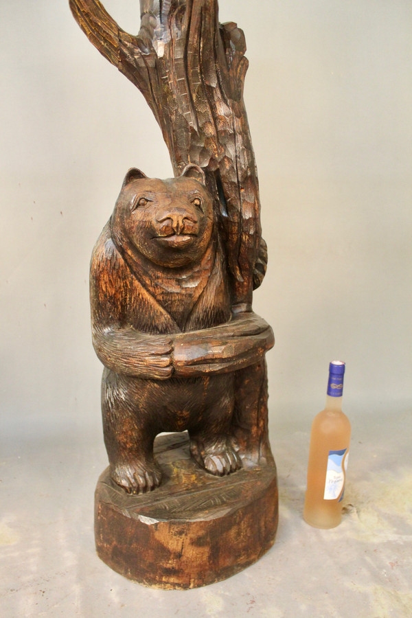 Scultura in legno di 2 orsi su un tronco in stile Brienz