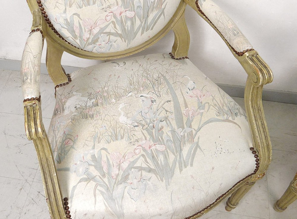 Paire Fauteuils Louis XVI à La Reine Dossier Médaillon Bois Laqué XVIIIème