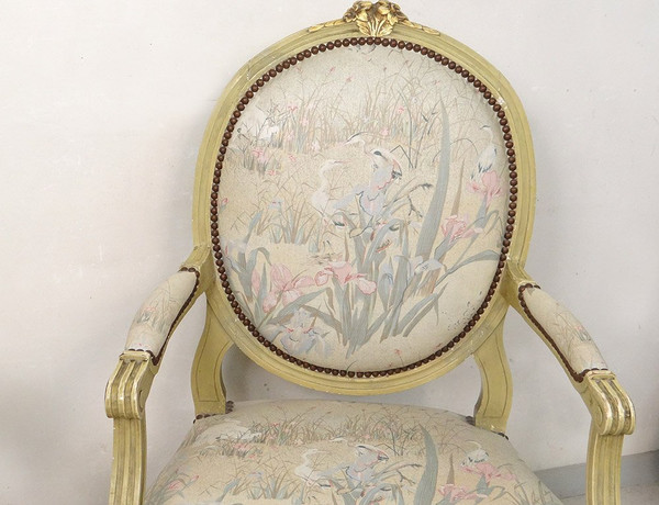 Paire Fauteuils Louis XVI à La Reine Dossier Médaillon Bois Laqué XVIIIème
