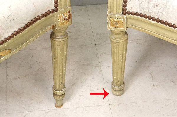 Paire Fauteuils Louis XVI à La Reine Dossier Médaillon Bois Laqué XVIIIème