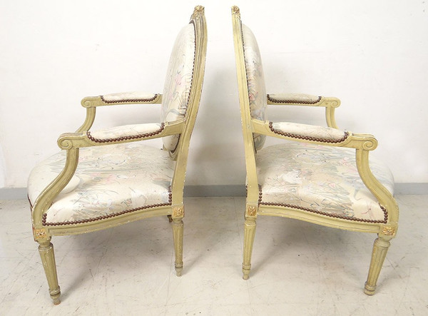 Paire Fauteuils Louis XVI à La Reine Dossier Médaillon Bois Laqué XVIIIème