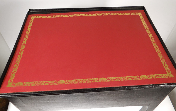 Table à écrire à écran Louis XV Bois Laqué Noir Cuir Rouge XIXème Siècle