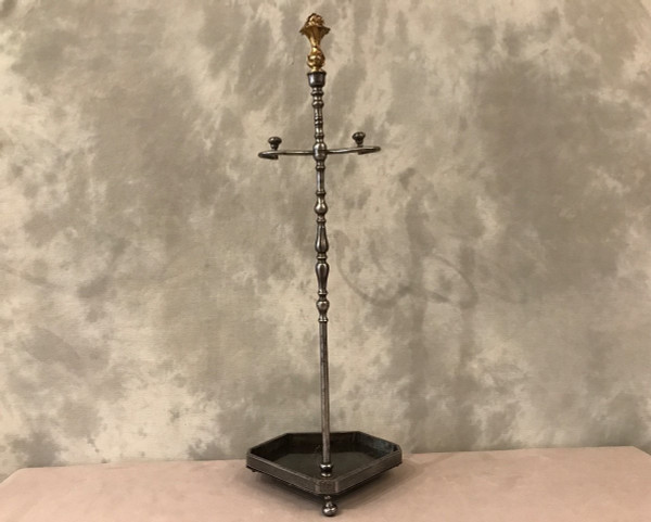 Old fireplace set in iron and bronze from the 19th century