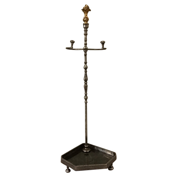 Old fireplace set in iron and bronze from the 19th century