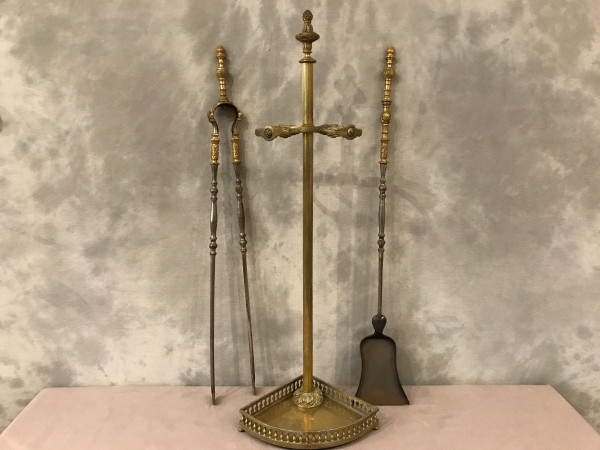 Beau serviteur de cheminée ancien en bronze et fer d'époque 19 ème de style Louis XVI 