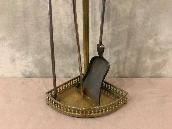 Beau serviteur de cheminée ancien en bronze et fer d'époque 19 ème de style Louis XVI 