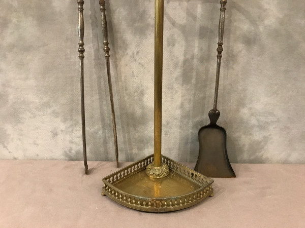 Beau serviteur de cheminée ancien en bronze et fer d'époque 19 ème de style Louis XVI 
