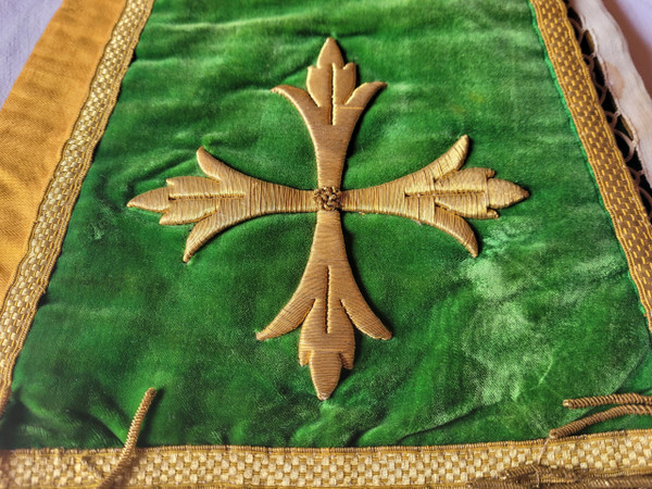 Embroidered stole from the late 19th century