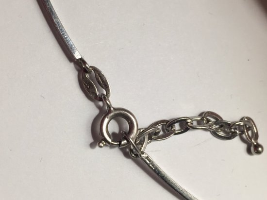 Collier torque Moderniste en Argent. Années 70