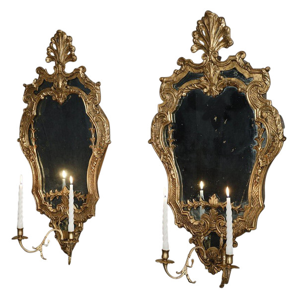 Paire de miroirs en bois doré de style vénitien A DEUX BRAS DE Lumières, XIXe siècle