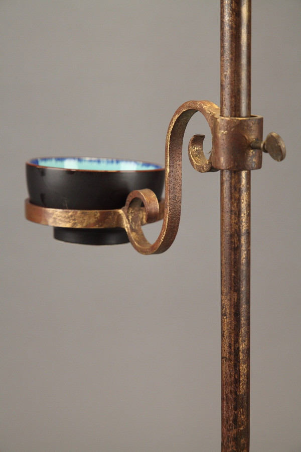 Tripod lampstand with blue ceramic figure