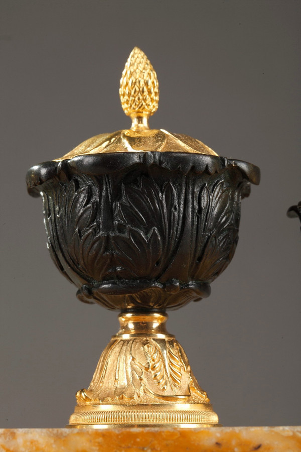 Antico scrittoio in bronzo e marmo di Siena, epoca '800
