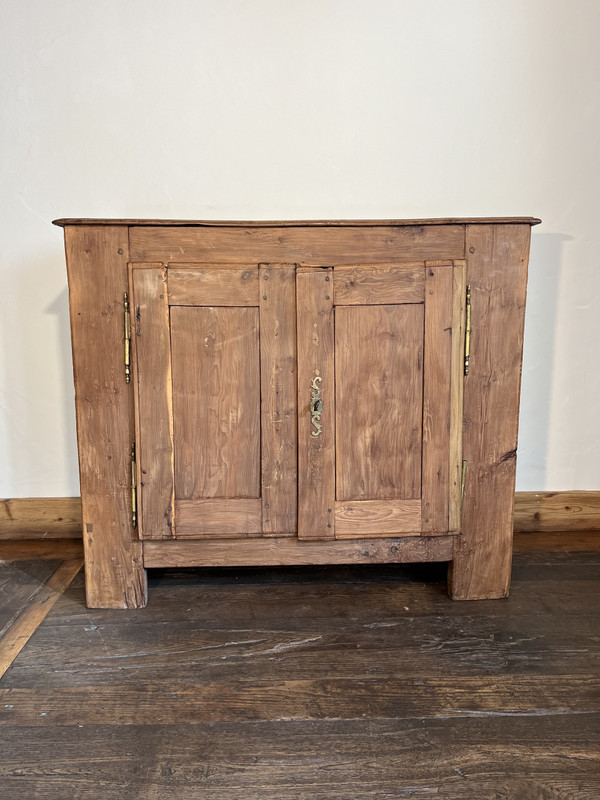 Buffet 1700 abricot