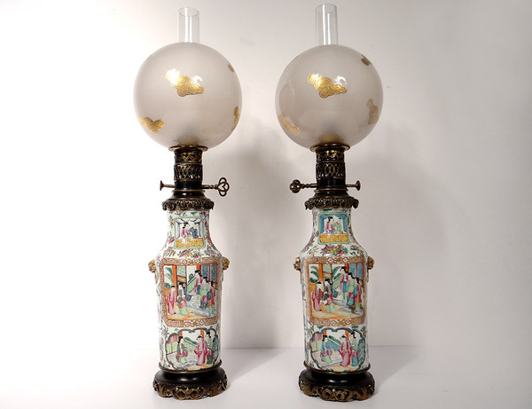 Paire Lampes Pétrole Porcelaine Canton Boule Cristal Saint-Louis Bronze 19è