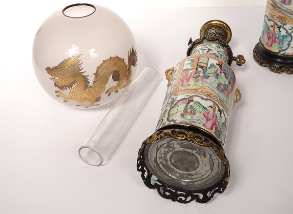 Paire Lampes Pétrole Porcelaine Canton Boule Cristal Saint-Louis Bronze 19è