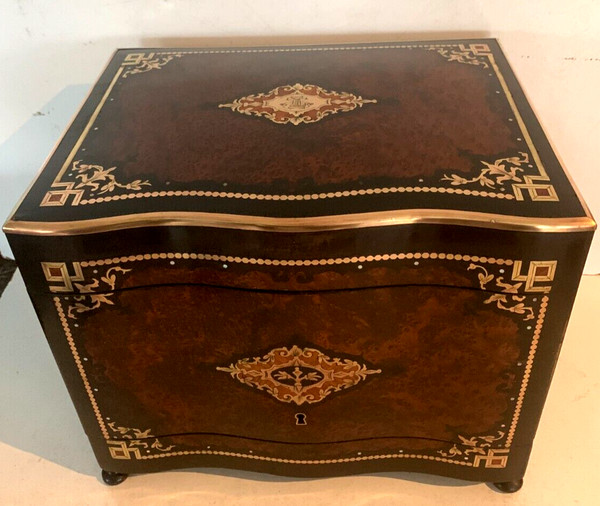 Cantina completa di liquori Boulle Scatola Napoleone III Scatola intarsiata XIX Secolo