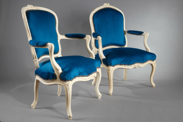 Vier entenblaue Samtsessel aus der Zeit Louis XV