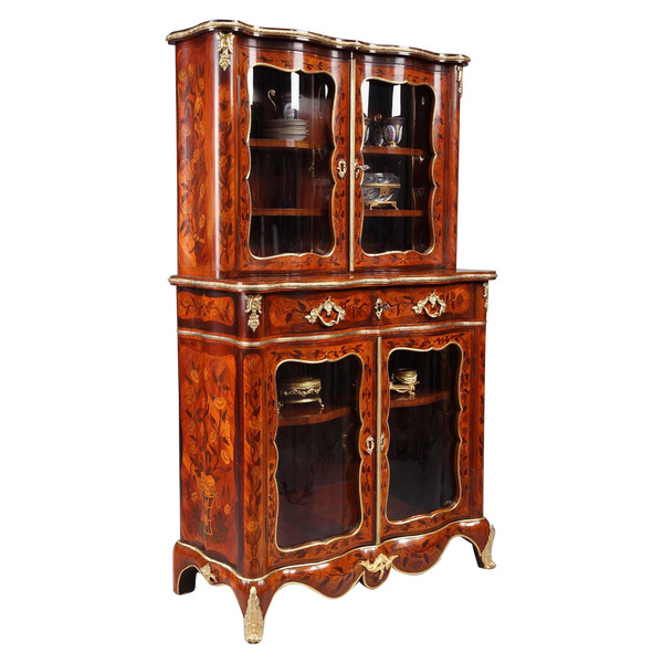 Vitrine im Louis-XV-Stil mit Intarsienverzierung, 19. Jahrhundert
