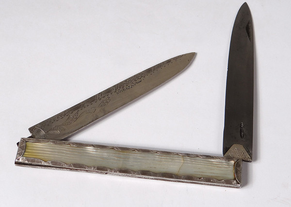 Reisemesser Klappmesser Perlmutt Massivsilber Duperray Galuchat Etui XVIII.
