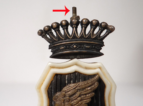 Piccola colonna commemorativa Vittoria in ebano Stemma d'argento Corona XIX secolo