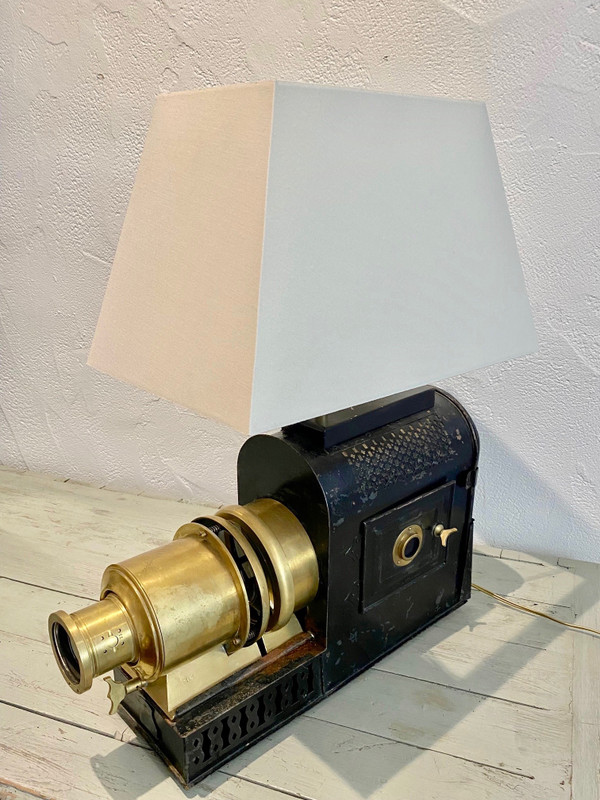 Helios magische Laterne in Lampe