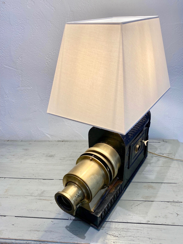 Helios magische Laterne in Lampe