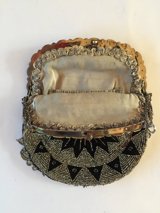 Chaplain or Prom Bag. XIXth. Clasp and Pearls In Steel Points.