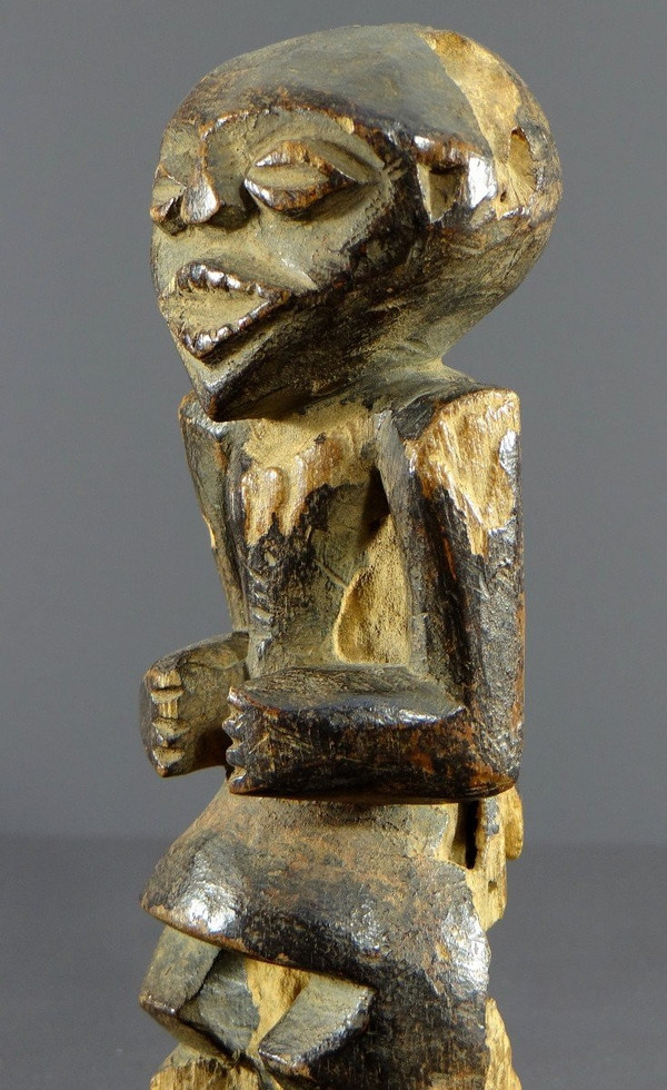 Nigeria, Mambila-Volk, erste Hälfte des 20. Jahrhunderts, Hartholzstatuette vom Typ „Tadep“.