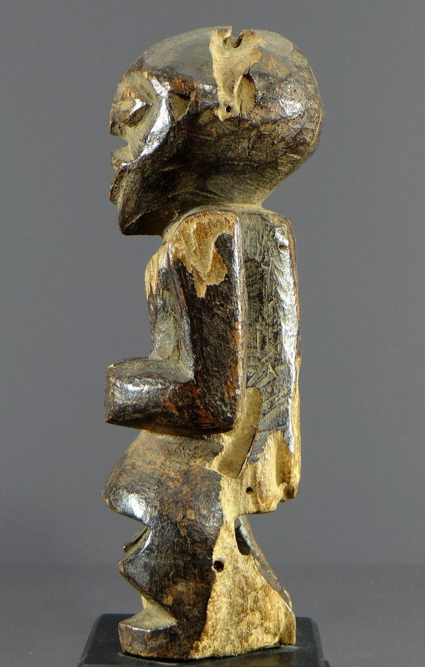 Nigeria, Mambila-Volk, erste Hälfte des 20. Jahrhunderts, Hartholzstatuette vom Typ „Tadep“.