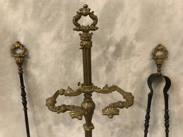 Beautiful and large old fireplace set in bronze and iron from the 19th century