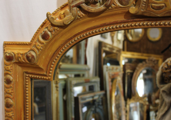 Large Antique Mantelpiece Mirror, Patina And Shell 96 X 148 Cm