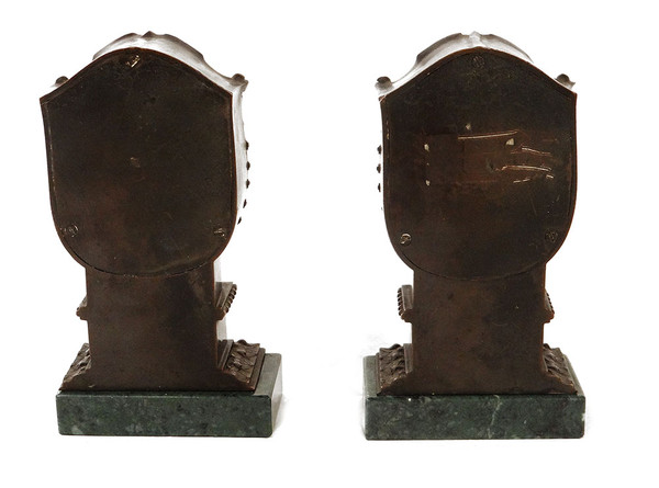 Coppia di sculture in bronzo Figure rinascimentali Navigatori d'alcova XIX secolo
